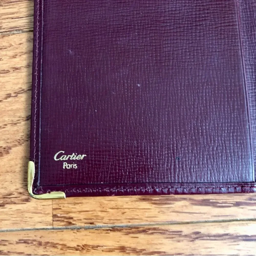 Cartier bifold mustline